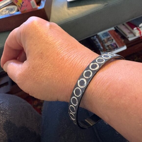 Vintage MCM Mod Silver Black Etched Aluminum West German Bangle Bracelet - Picture 2 of 4